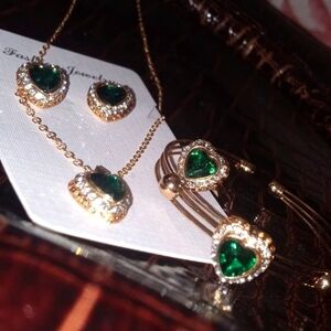 Elefant necklace set  6 Pieces Gift Box